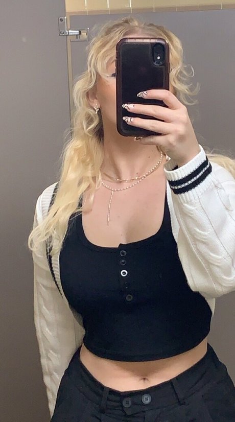 Nagie wyciekłe zdjęcie OnlyFans od Violet Barlowe