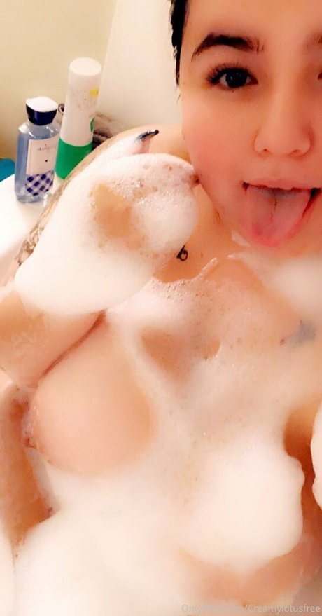 Nagie wyciekłe zdjęcie OnlyFans od Wiickedlotusx