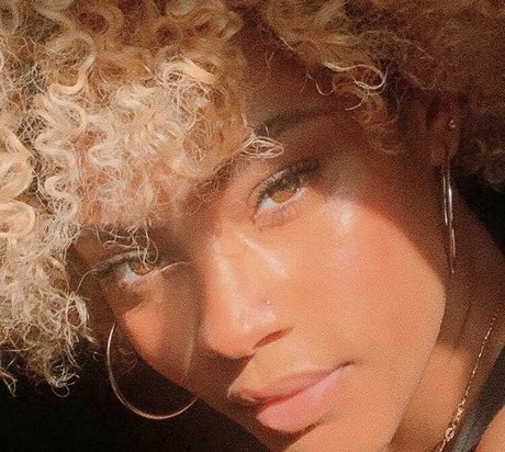 Nagie wyciekłe zdjęcie OnlyFans od Whoissapphic