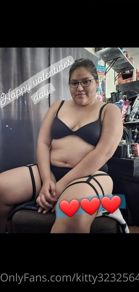 Nagie wyciekłe zdjęcie OnlyFans od Kitty3232564