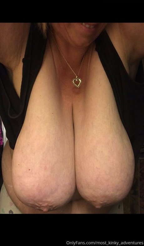Nagie wyciekłe zdjęcie OnlyFans od Mostkinkyadventures