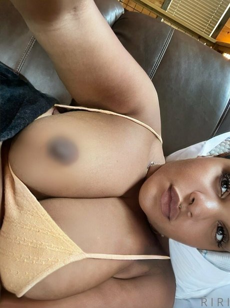 Nagie wyciekłe zdjęcie OnlyFans od Weloveriri