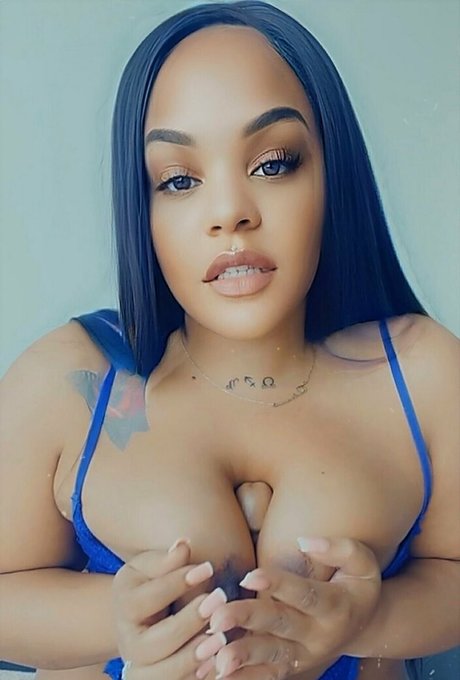 Nagie wyciekłe zdjęcie OnlyFans od Weloveriri