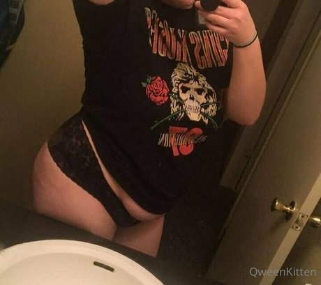 Nagie wyciekłe zdjęcie OnlyFans od Qweensensei