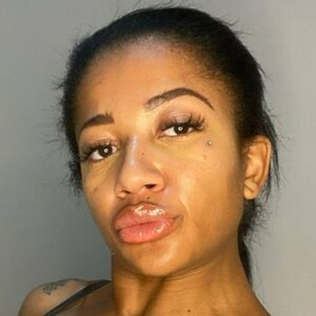 Theebonyfetishqueen