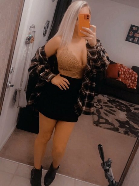 Nagie wyciekłe zdjęcie OnlyFans od Xxkinkykandixx