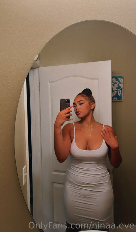 Nagie wyciekłe zdjęcie OnlyFans od Ninaaeve