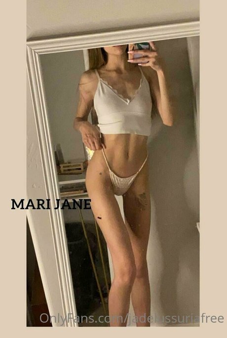 Nagie wyciekłe zdjęcie OnlyFans od Jadelussuriafree