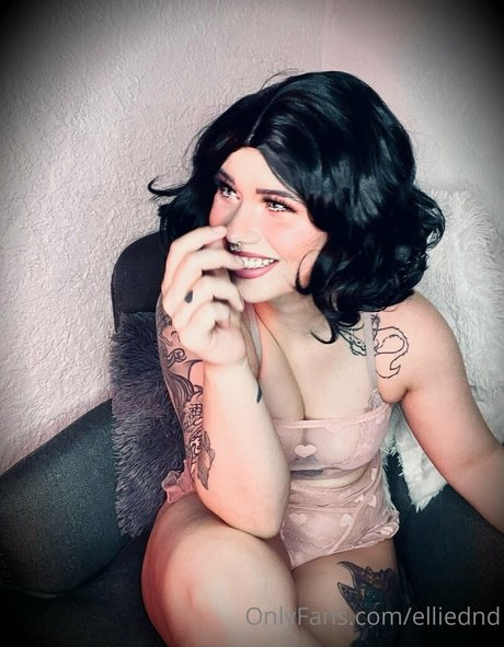 Nagie wyciekłe zdjęcie OnlyFans od Elliednd