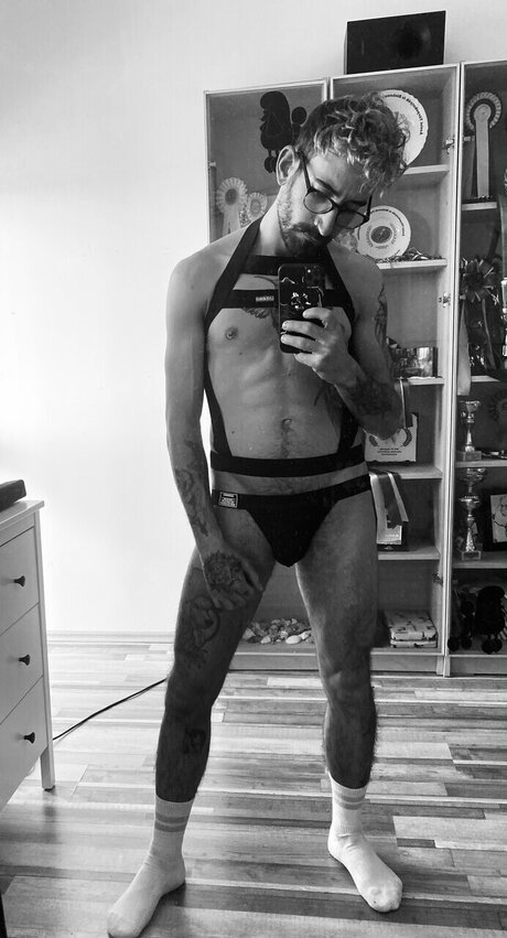 Nagie wyciekłe zdjęcie OnlyFans od Tommy