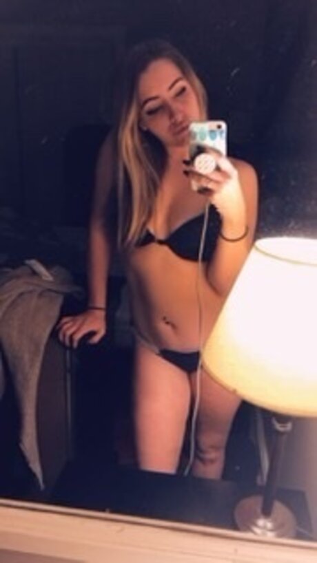 Nagie wyciekłe zdjęcie OnlyFans od Olia