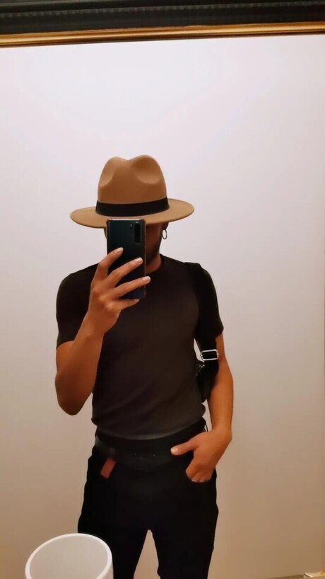 Nagie wyciekłe zdjęcie OnlyFans od Melaza