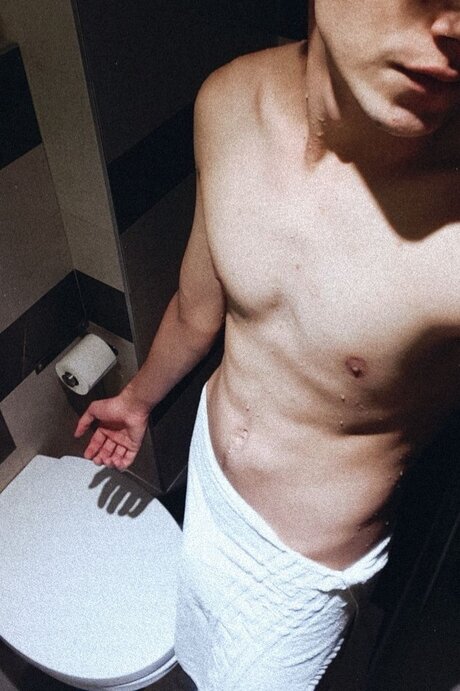 Nagie wyciekłe zdjęcie OnlyFans od Wrhol