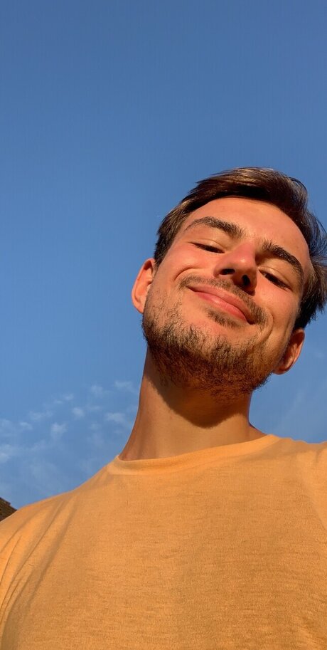 Nagie wyciekłe zdjęcie OnlyFans od Lewis