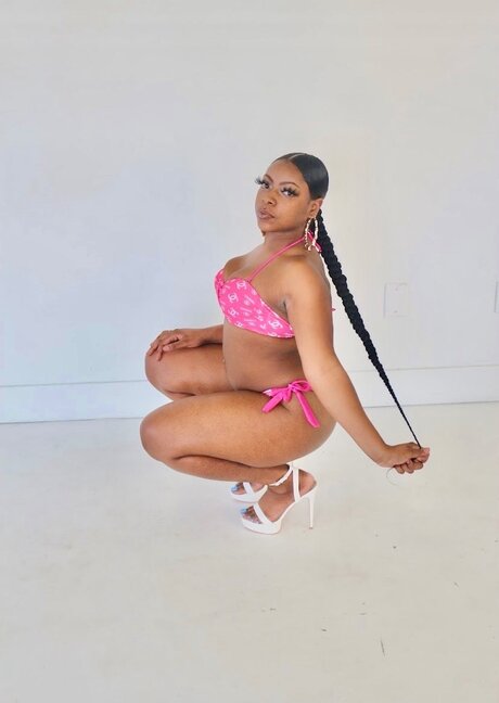 Nagie wyciekłe zdjęcie OnlyFans od Pooh