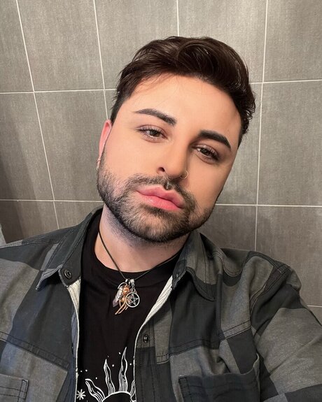 Nagie wyciekłe zdjęcie OnlyFans od 