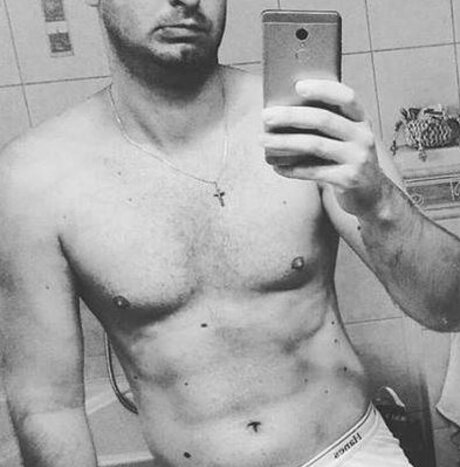 Nagie wyciekłe zdjęcie OnlyFans od Realny Realny