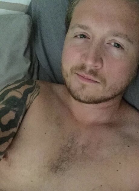 Nagie wyciekłe zdjęcie OnlyFans od Tyler Olsen
