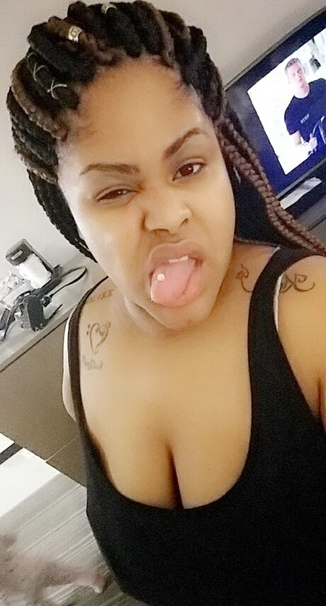 Nagie wyciekłe zdjęcie OnlyFans od Simone Smilez