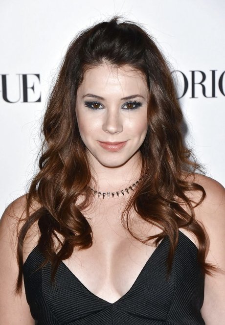 Jillian Rose Reed