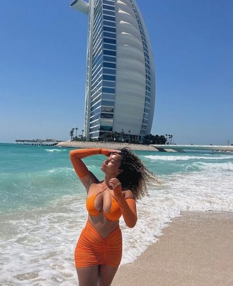 Nagie wyciekłe zdjęcie OnlyFans od Amber Gill