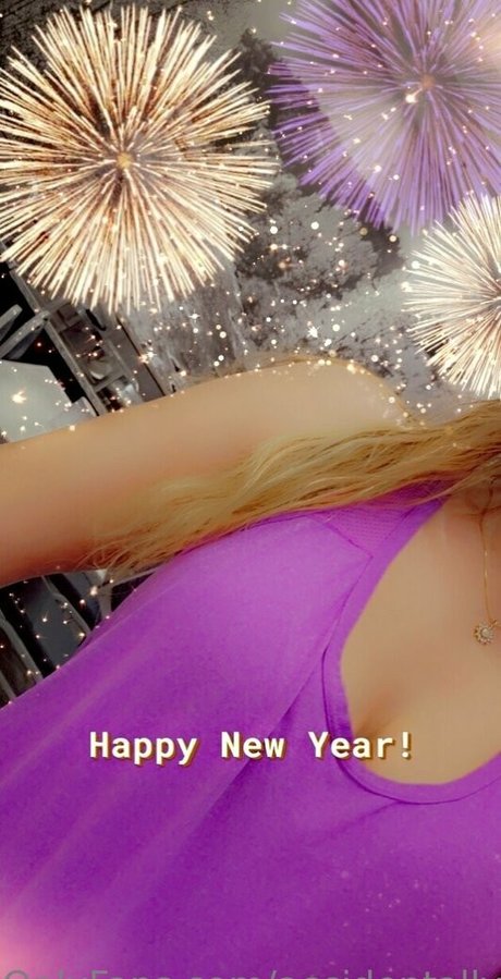 Nagie wyciekłe zdjęcie OnlyFans od Accidentallydelicious