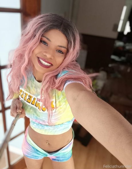 Nagie wyciekłe zdjęcie OnlyFans od Feliciathunnder