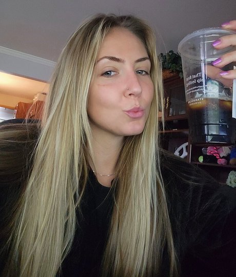 Nagie wyciekłe zdjęcie OnlyFans od Nikkipxx