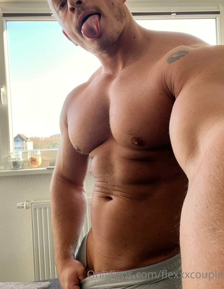 Nagie wyciekłe zdjęcie OnlyFans od Flexxxcouple