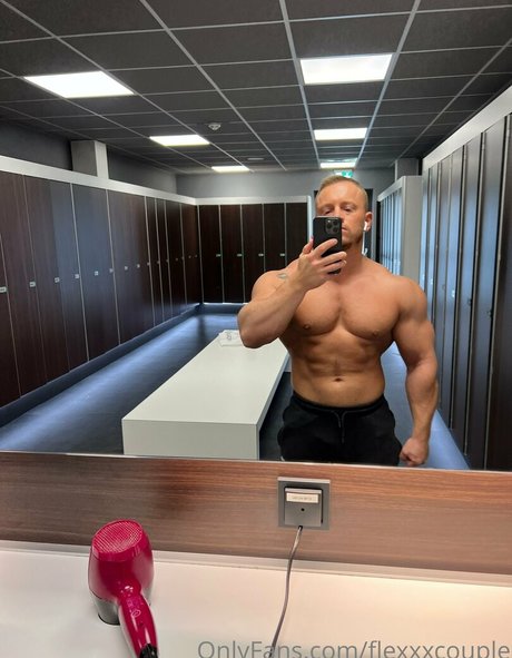 Nagie wyciekłe zdjęcie OnlyFans od Flexxxcouple