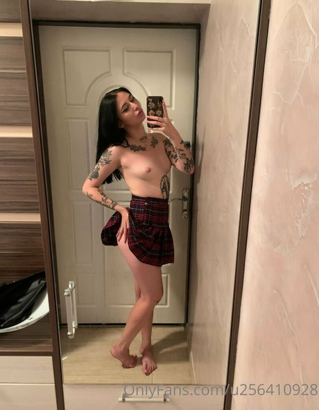 Alinajuicyb1tch