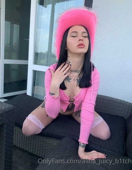 Nagie wyciekłe zdjęcie OnlyFans od Alinajuicyb1tch