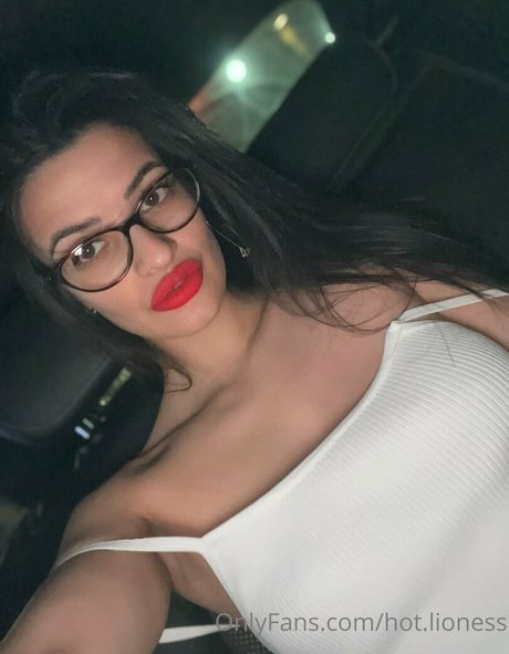 Hot.lioness