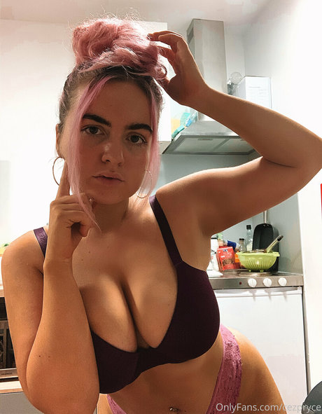 Nagie wyciekłe zdjęcie OnlyFans od Cezel