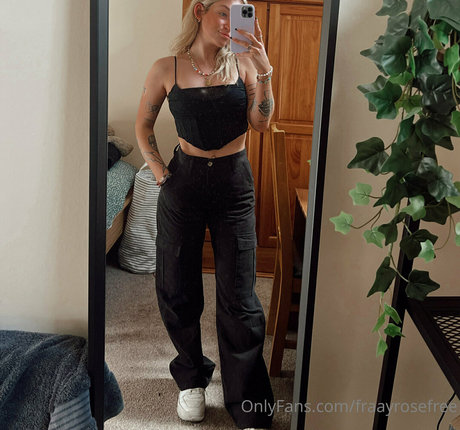 Nagie wyciekłe zdjęcie OnlyFans od Fraayrosefree