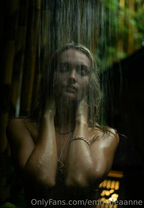 Nagie wyciekłe zdjęcie OnlyFans od Emmaleaanne