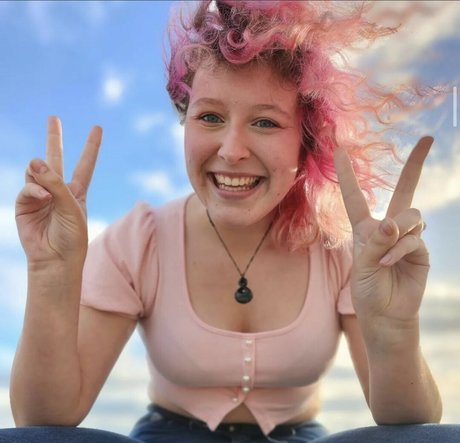 Nagie wyciekłe zdjęcie OnlyFans od Lucyqueenofchaos