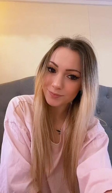 Nagie wyciekłe zdjęcie OnlyFans od Little Momma