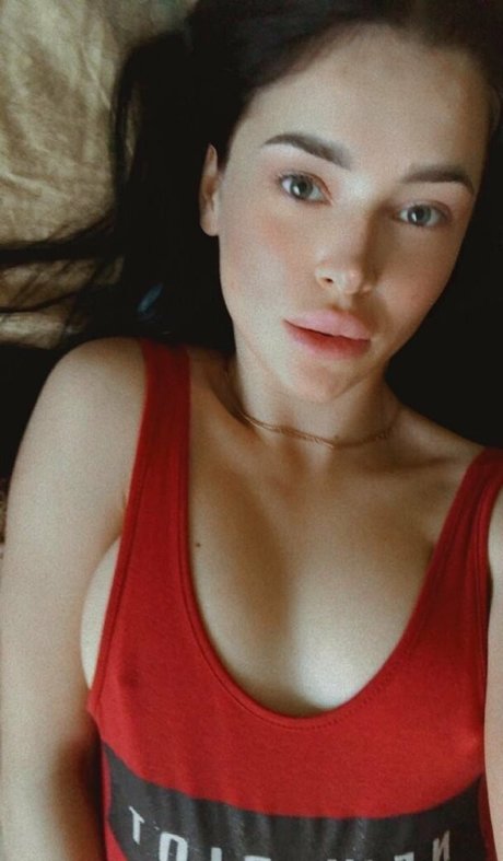 Nagie wyciekłe zdjęcie OnlyFans od Mila Moore