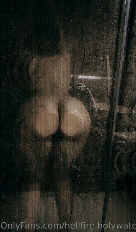 Nagie wyciekłe zdjęcie OnlyFans od Hellfireholywater111