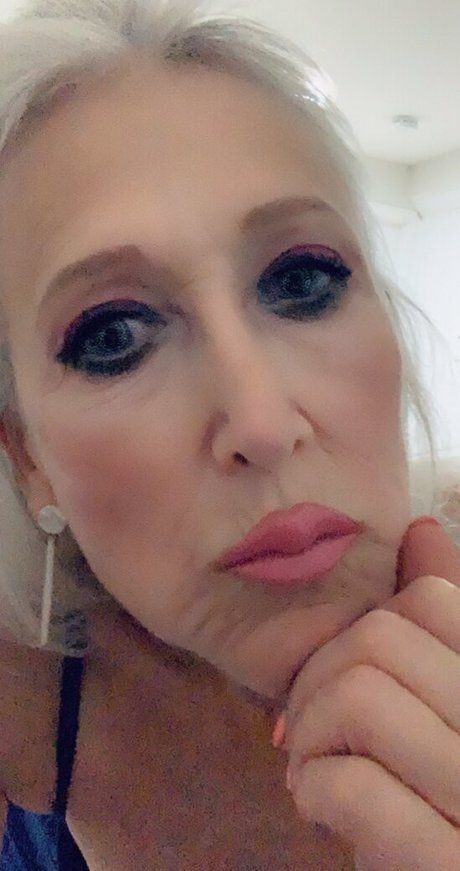 Nagie wyciekłe zdjęcie OnlyFans od Hannahandsuzie