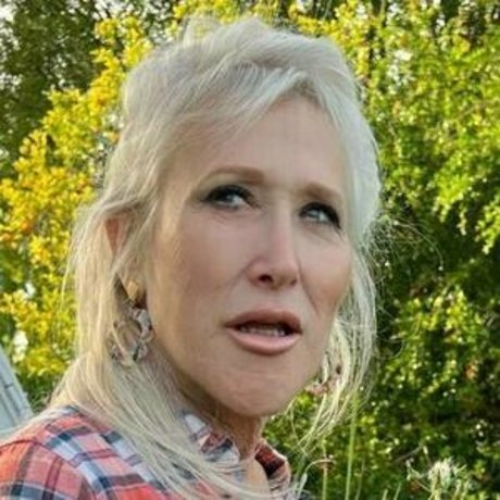 Nagie wyciekłe zdjęcie OnlyFans od Hannahandsuzie