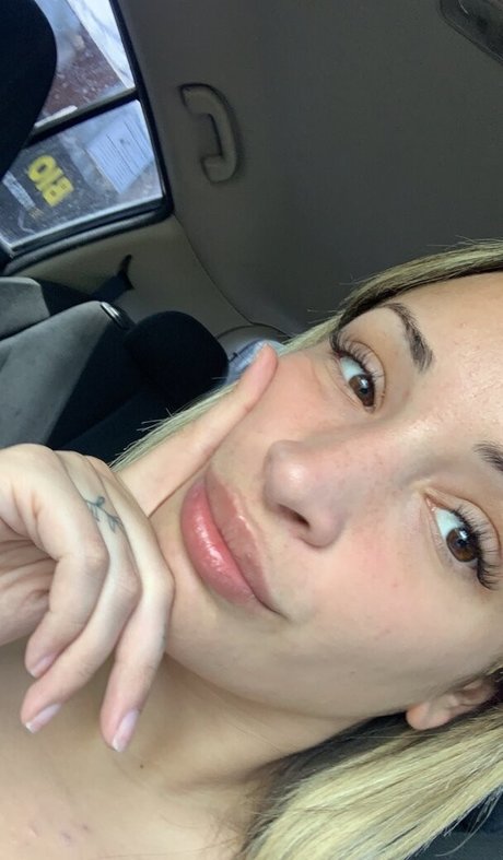 Nagie wyciekłe zdjęcie OnlyFans od Belonly