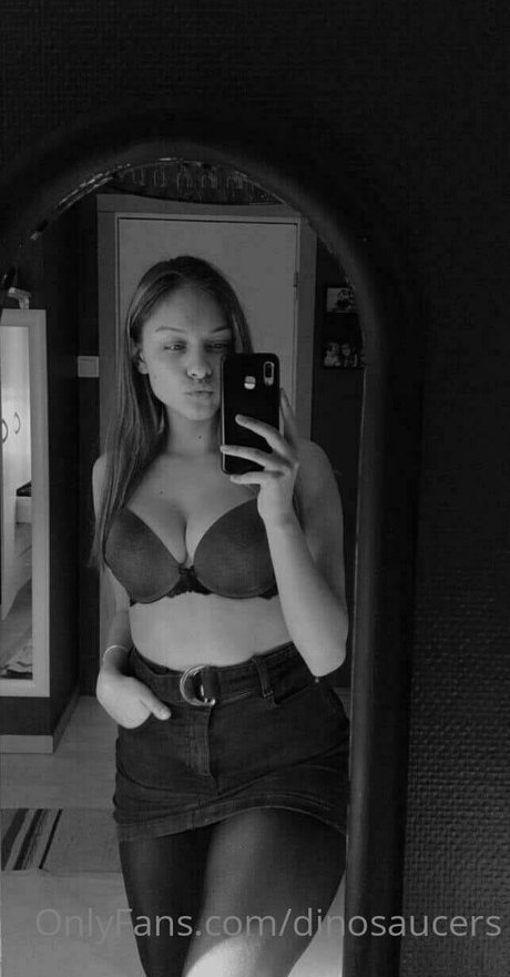 Nagie wyciekłe zdjęcie OnlyFans od Dinosaucers