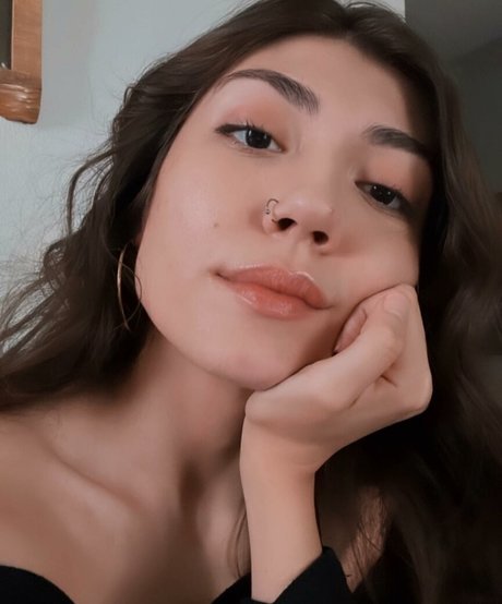 Nagie wyciekłe zdjęcie OnlyFans od Lofiluvasmr