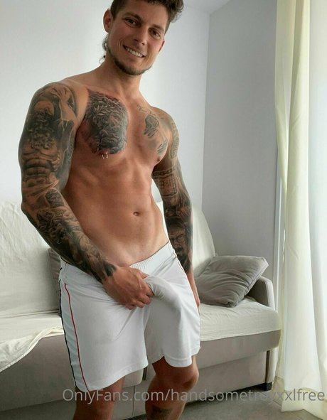 Nagie wyciekłe zdjęcie OnlyFans od Handsometroyxxlfree