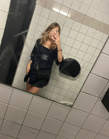 Nagie wyciekłe zdjęcie OnlyFans od Apollolol