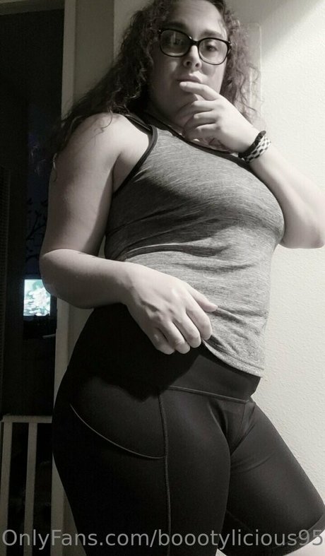 Nagie wyciekłe zdjęcie OnlyFans od Boootylicious95