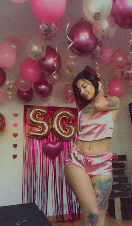 Nagie wyciekłe zdjęcie OnlyFans od Sunmoonlia