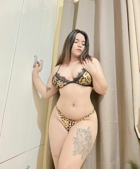 Nagie wyciekłe zdjęcie OnlyFans od Ara Belle